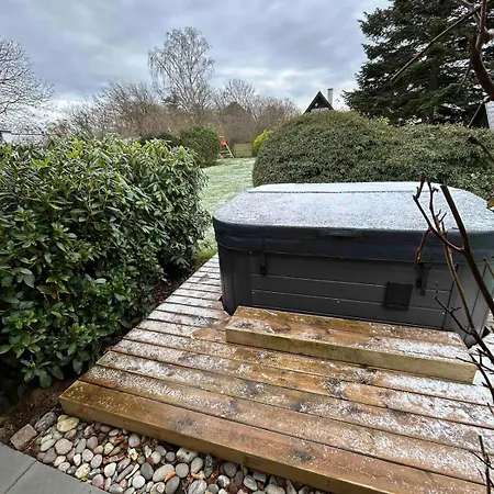 Lovely With Outdoor Spa By Dyngby Beach 別荘 オルダー